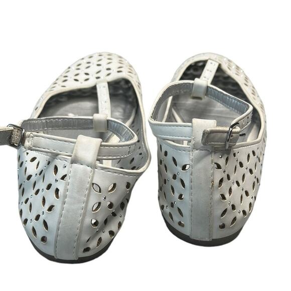 MIA Girl perforated white silver rhinestone buckle ballet flats mary jane size 4 - Picture 3 of 7